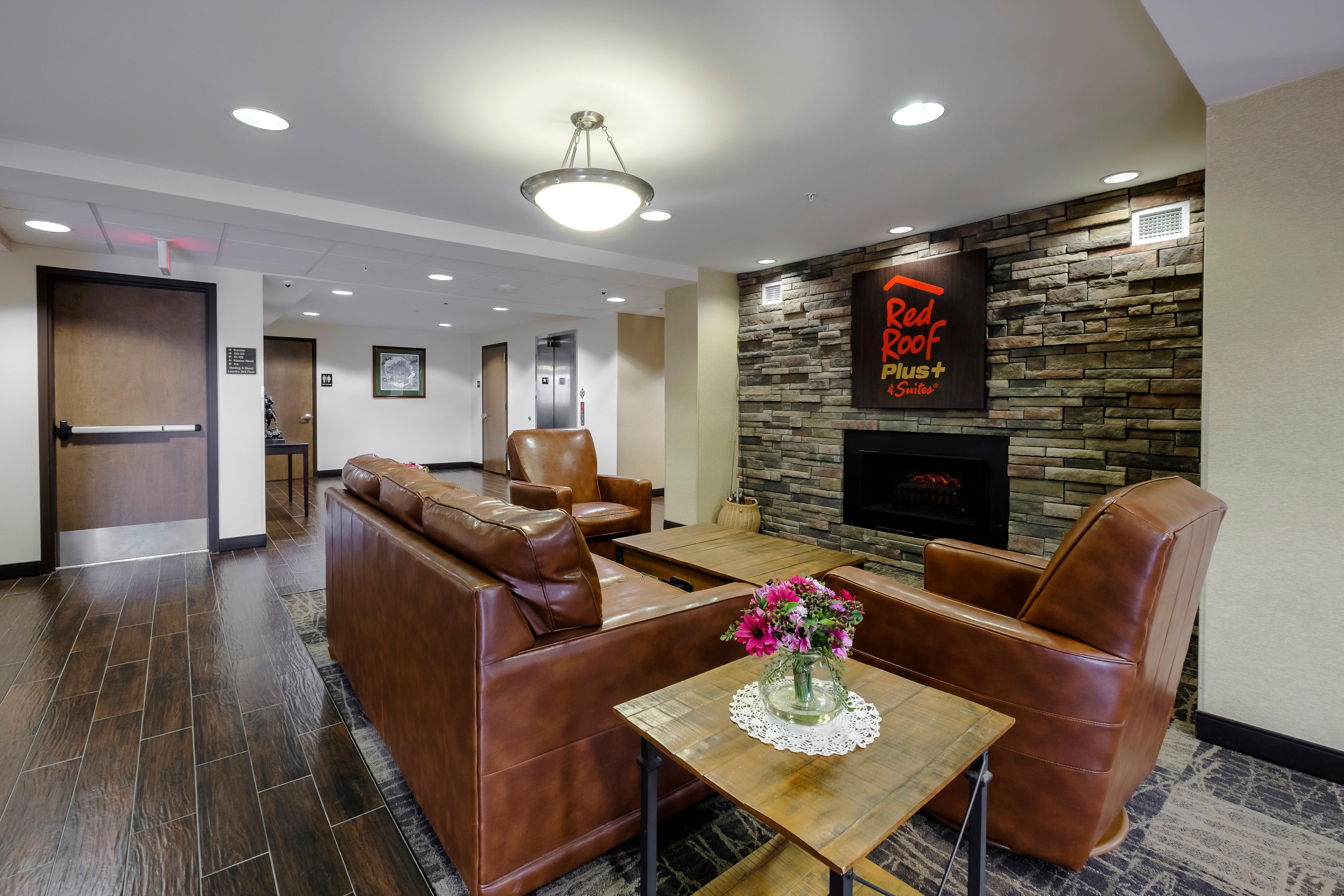 Red Roof Inn Plus+ & Suites Malone Exterior foto