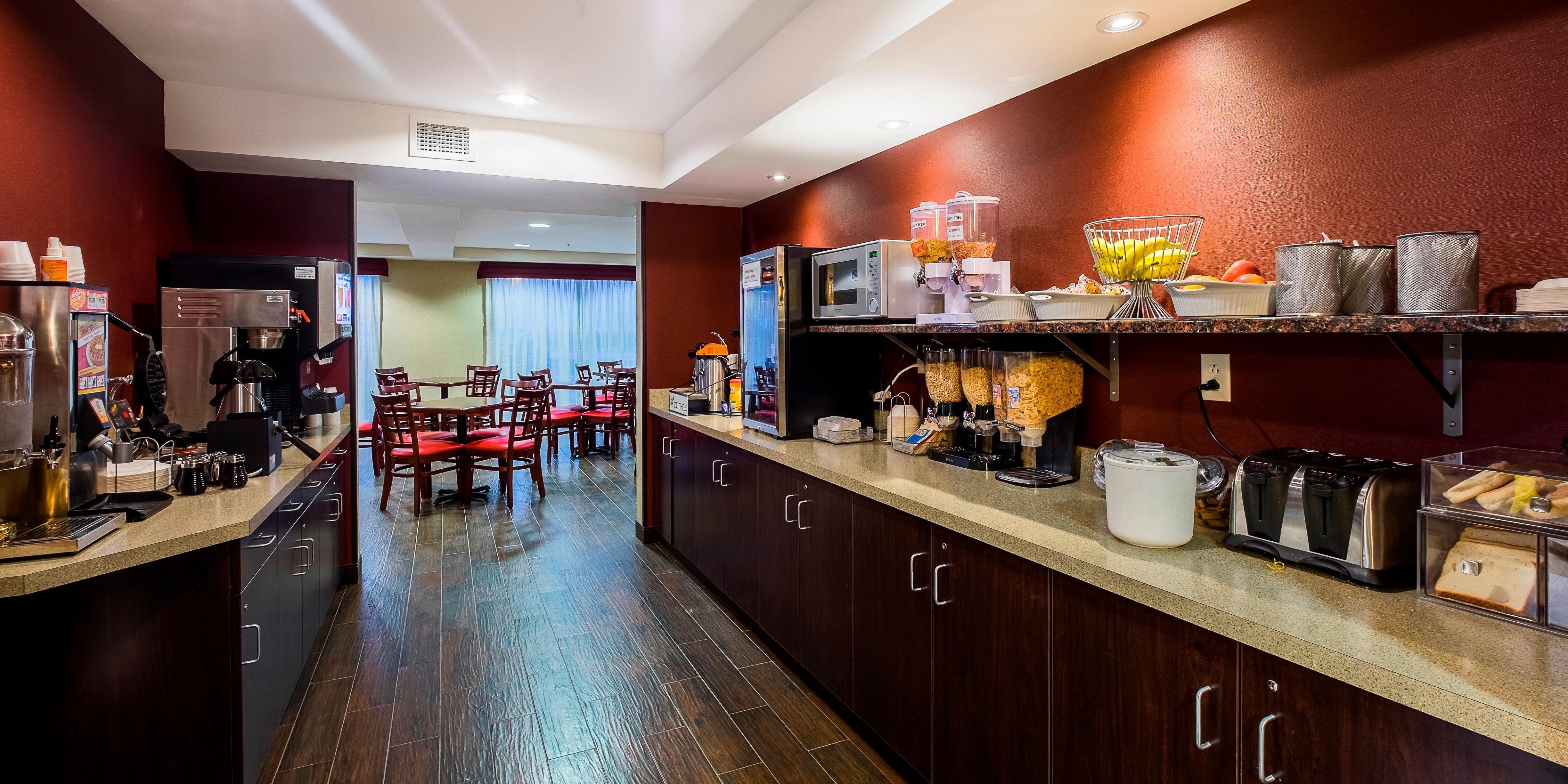 Red Roof Inn Plus+ & Suites Malone Exterior foto